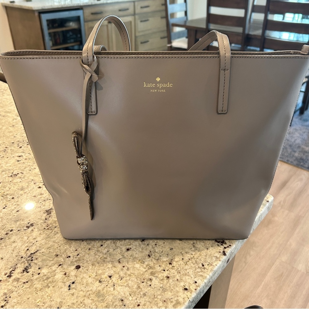Kate Space gray tote with glitter bow EUC